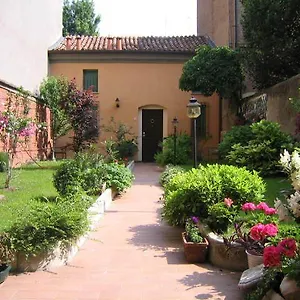  Bed & Breakfast Il Giardino Fiorito Italy